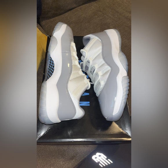 Size 9.5 - Air Jordan 11 Retro Low Cement Grey - Picture 4 of 8
